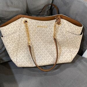 Michael Kors Jet Set Travel Large Chain Tote Signature Vanilla Acorn